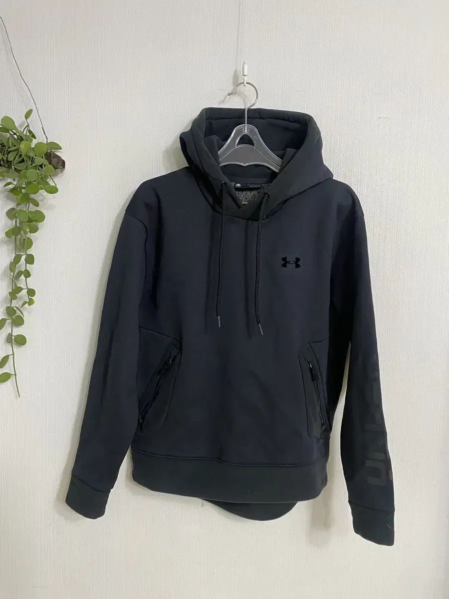 Under ArmourGenuine Autumn Winter Hoodie M-L