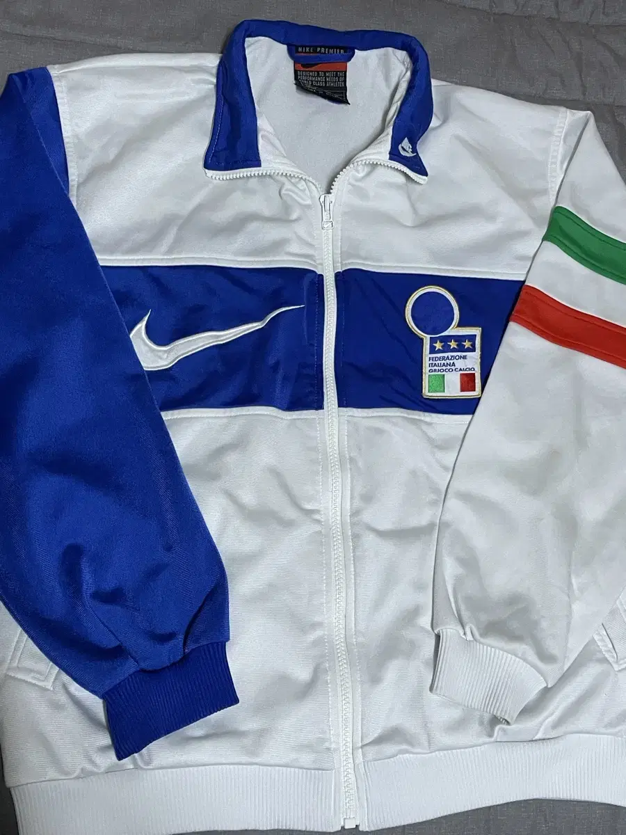 Nike Vintage Old School Jacket [True to size M]