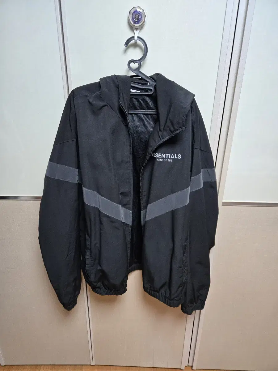 [XL] P.O.G. Essential Windbreaker (Wandbreaker) sell~.