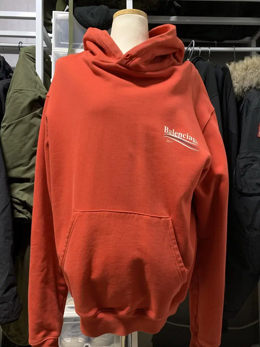 (Quick sale)Balenciaga 2017 Wave hoodie in excellent condition (original)