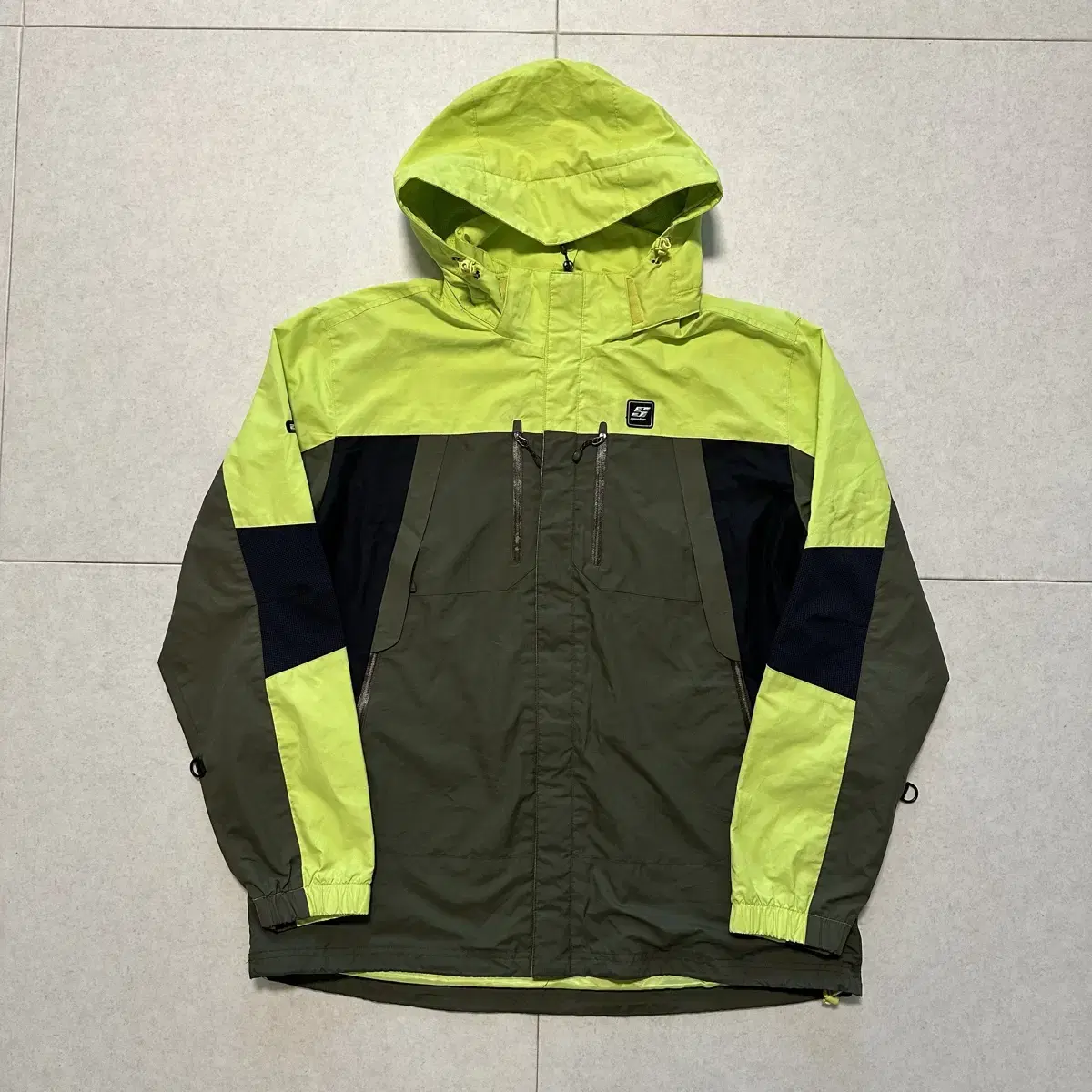 [size 110] Spiller Fluorescent Outdoor Wind Jumper