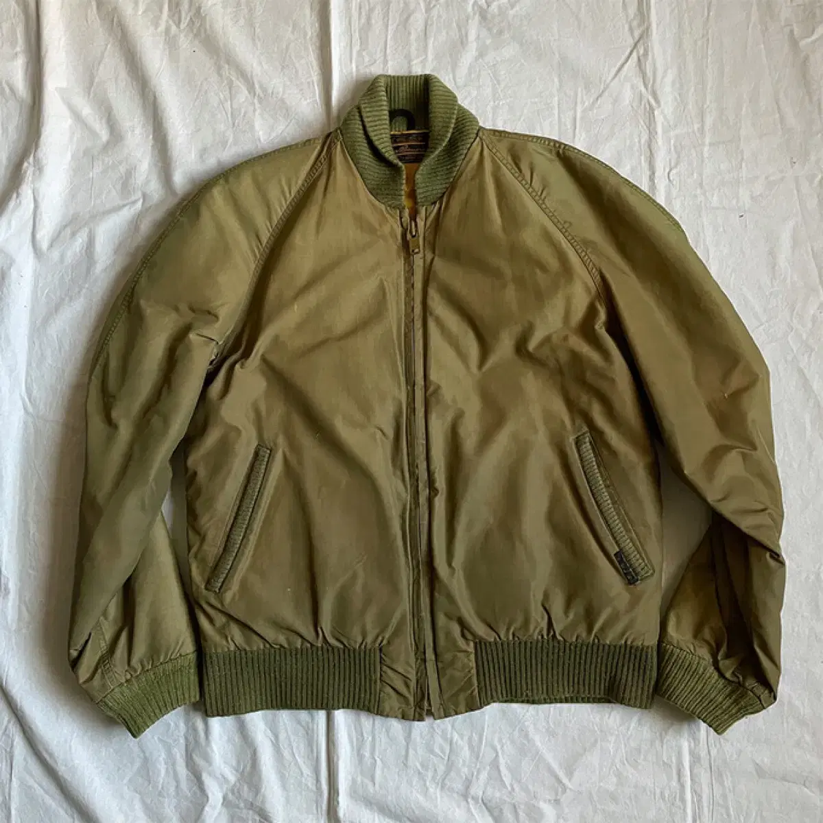 8-90s eddie bauer puffer padded jacket