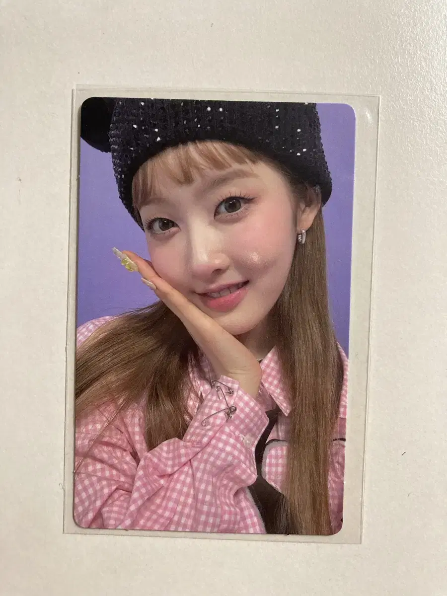 Stayc Teddy Bear weverse pre-order benefit photocard Sieun