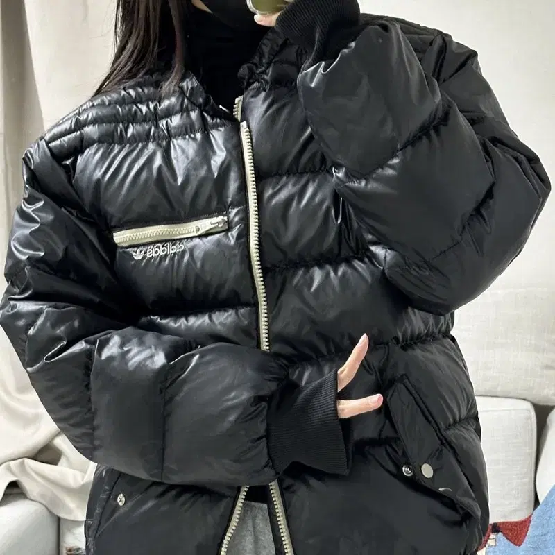 [105] Adidas Black Puffer Padding