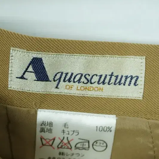 <b>AQUASCUTUM</b> 아쿠아스큐텀 울 스커트