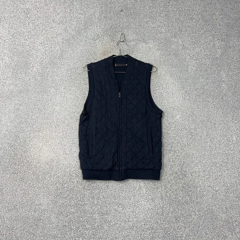 L'Homme Quilted Navy Vest Zip-up 95