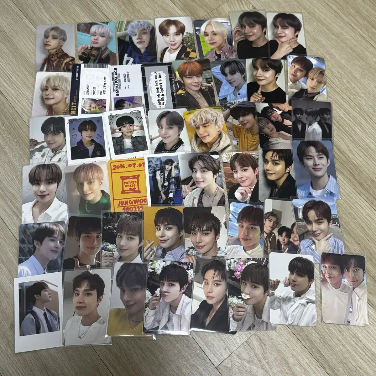 Jungwoo photocard bulk WTS