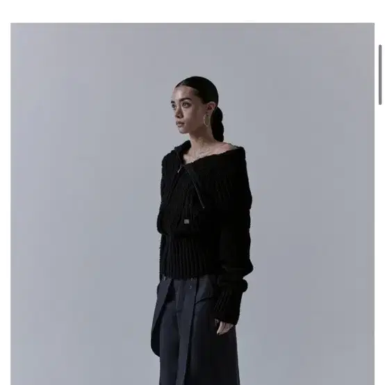 트리밍버드 2-way Unbalance Off-shoulder Knit