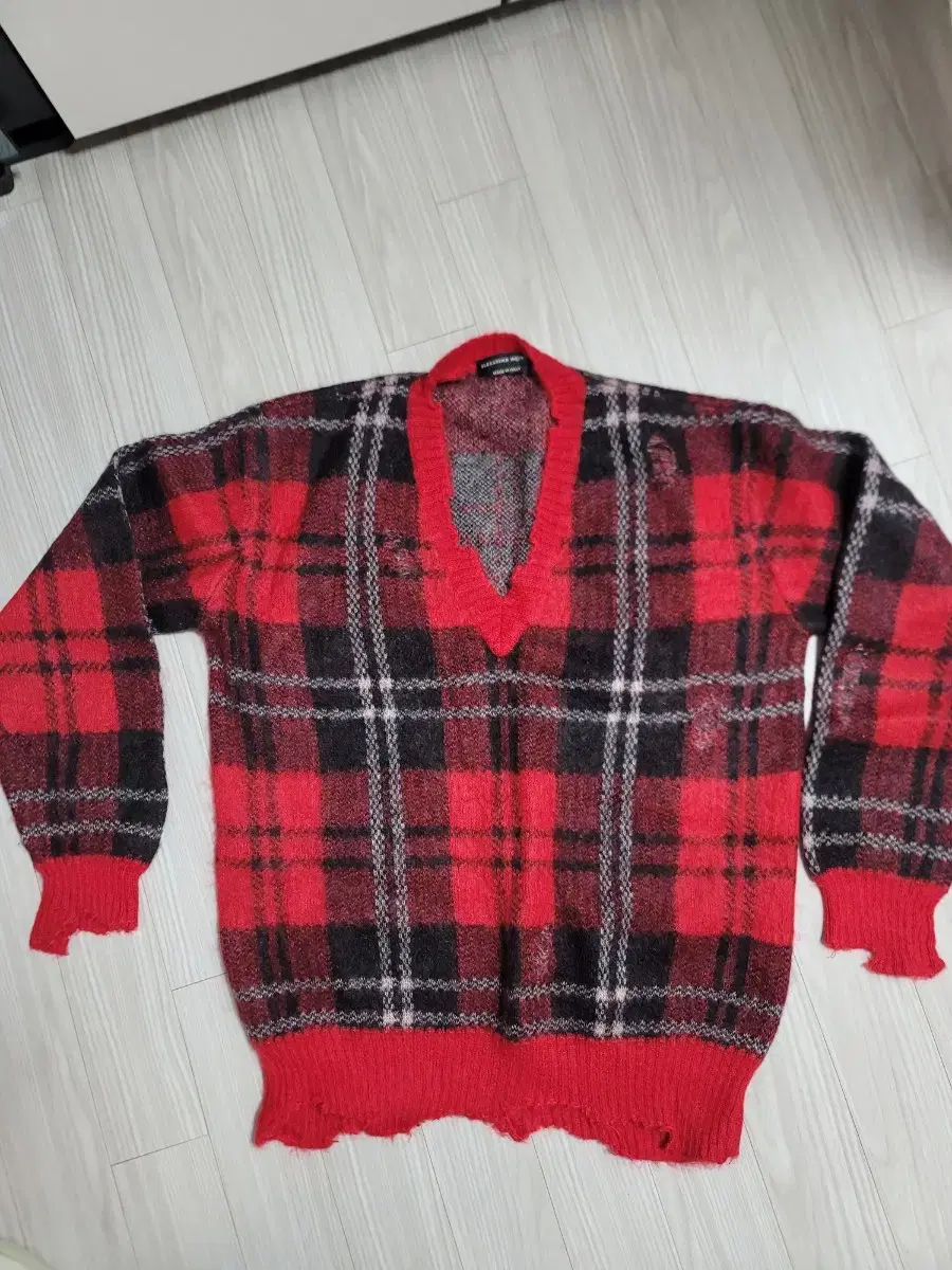 (Runway Goods)Alexander McQueen Damaged Knit for Sale