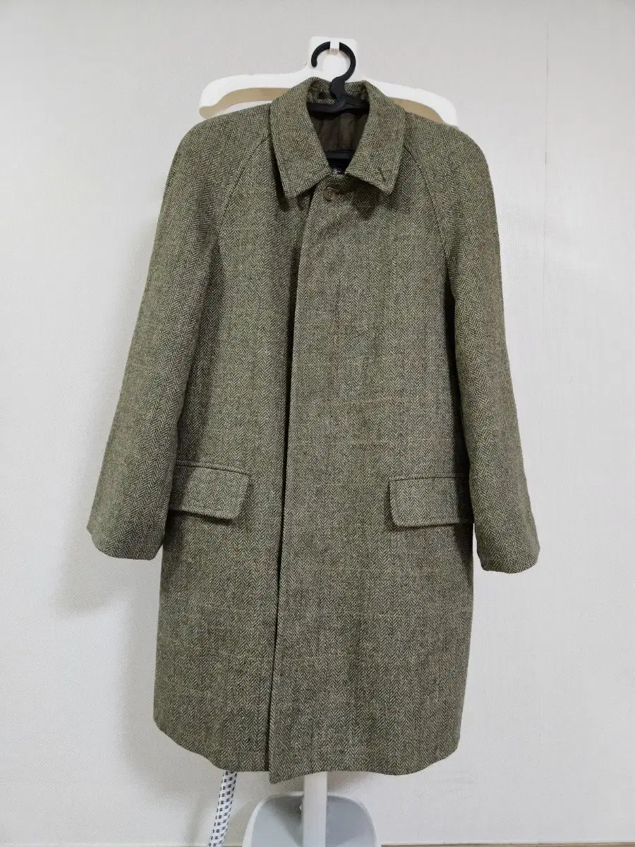 Burberry Men's Pure Wool Coat.100 (size 100)