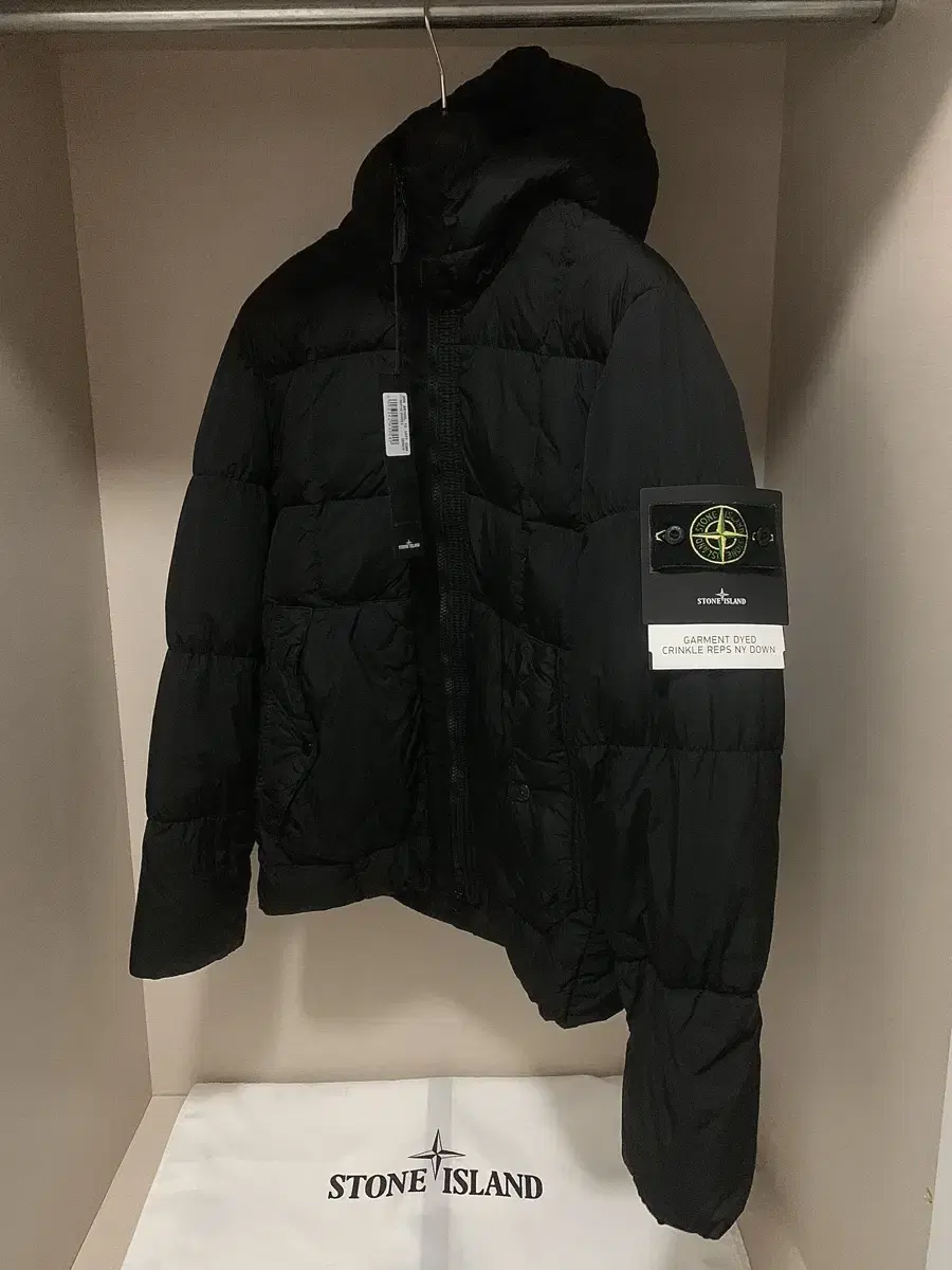 [M] Genuine Stone Island Crinklapps Hoodie Padded Black