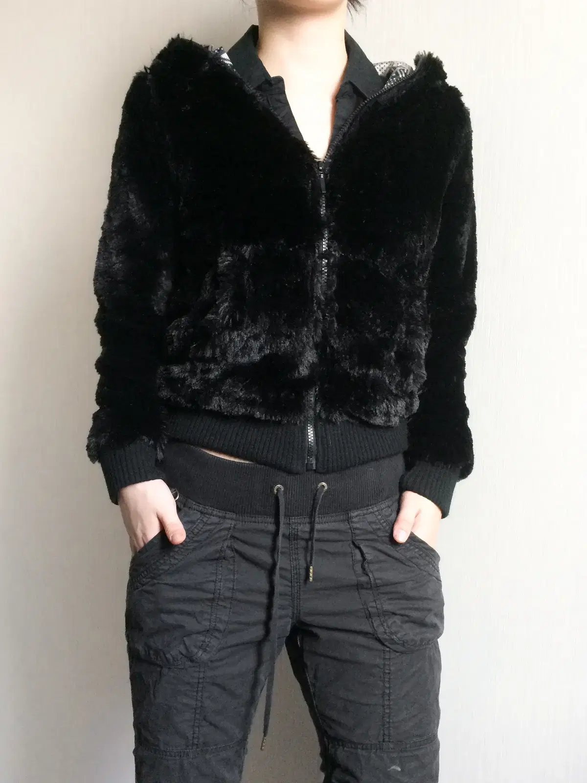 Fake fur hood zip up