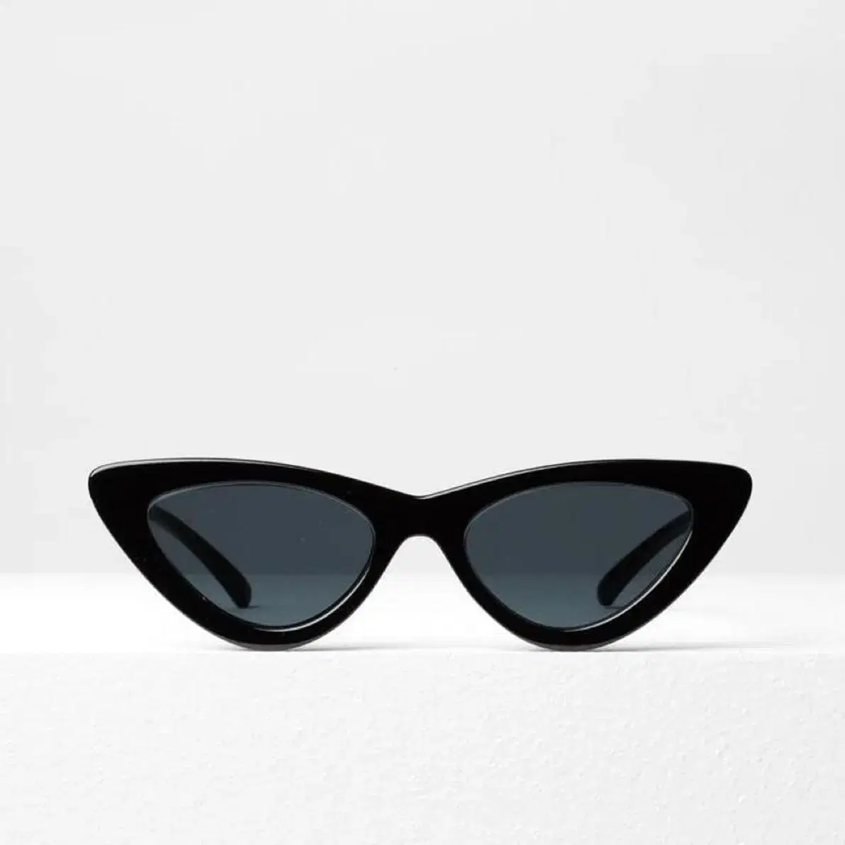 Le specs x Adam Selman Sunglasses