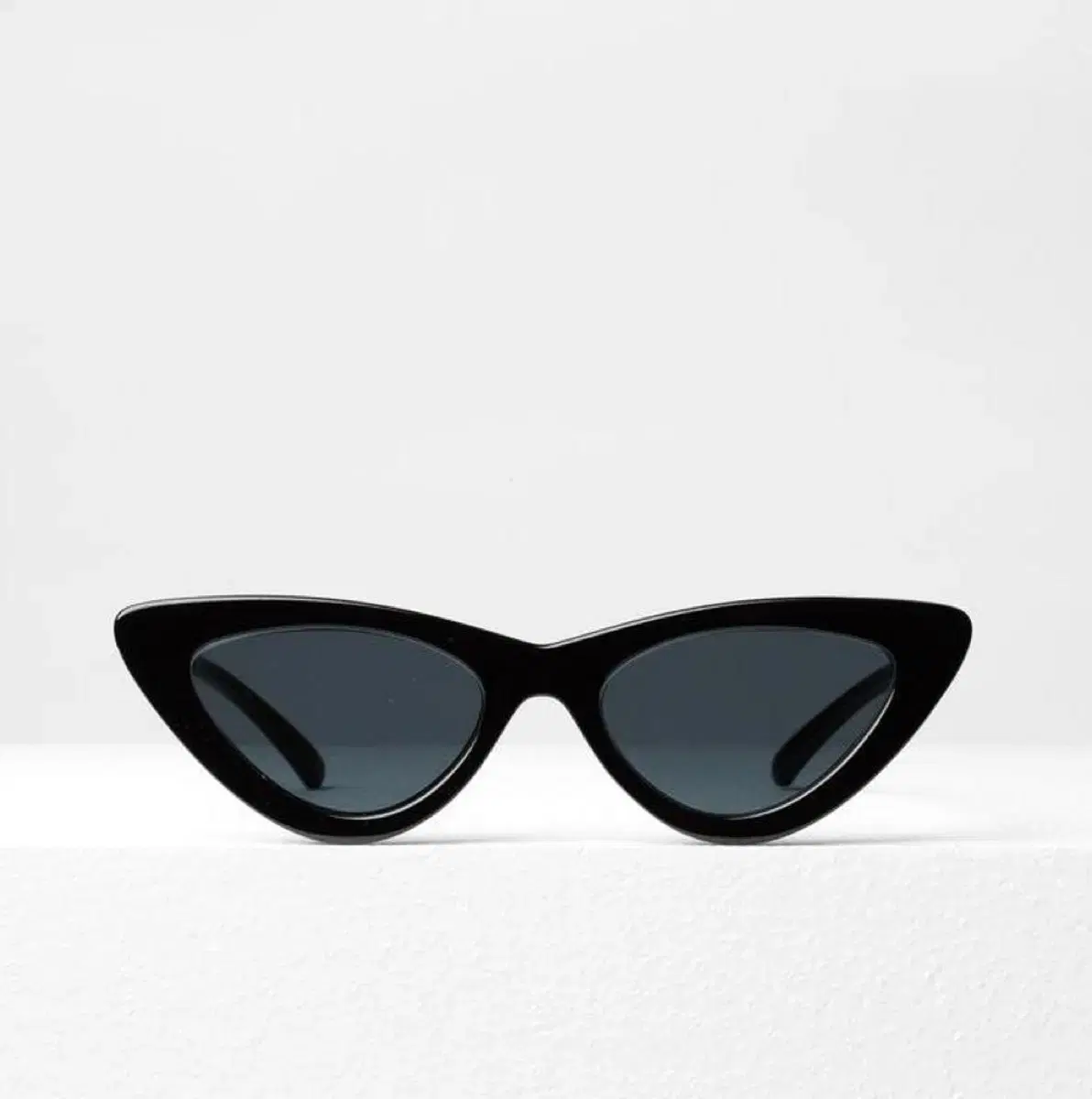 Le specs x Adam Selman Sunglasses