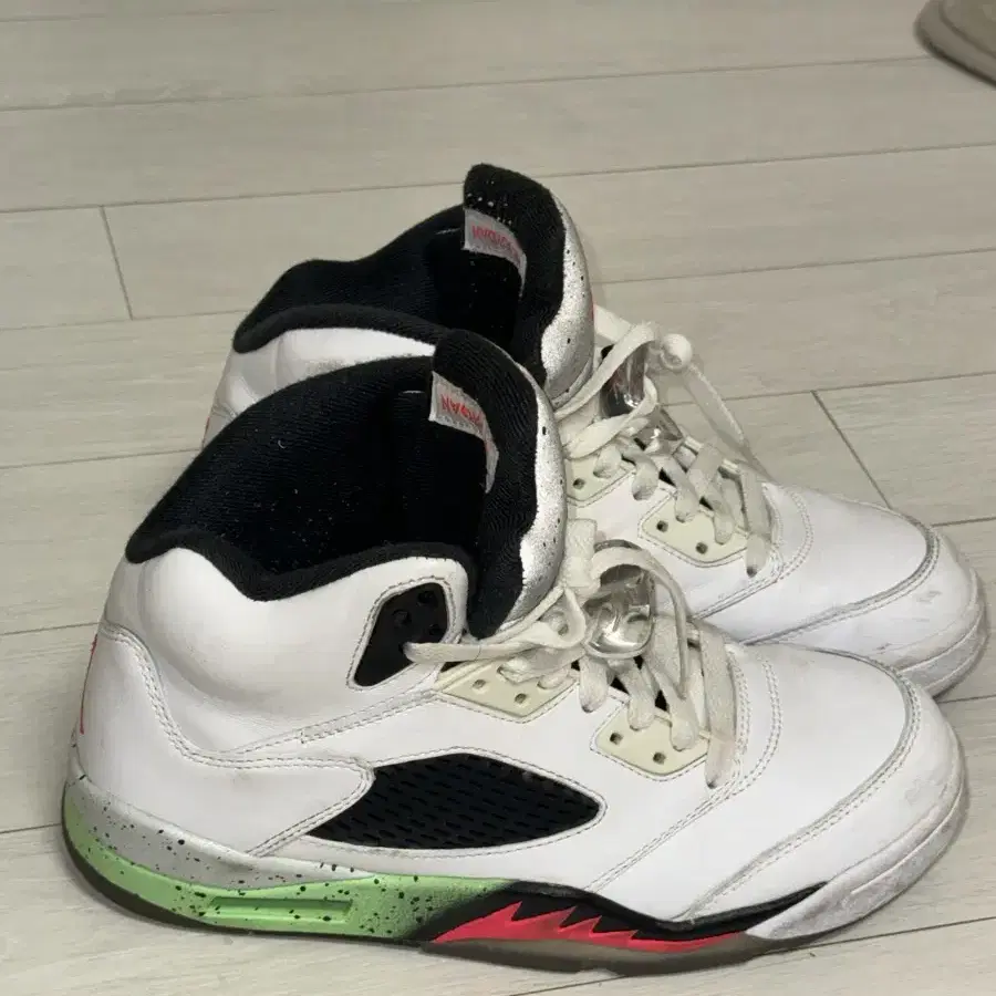 나이키 에어조던5 스페이스잼 AIR JORDAN 5 SPACE JAM