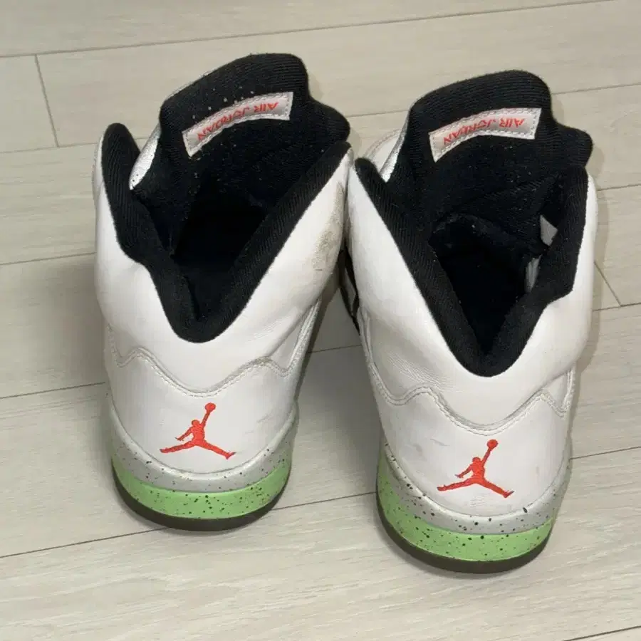 나이키 에어조던5 스페이스잼 AIR JORDAN 5 SPACE JAM