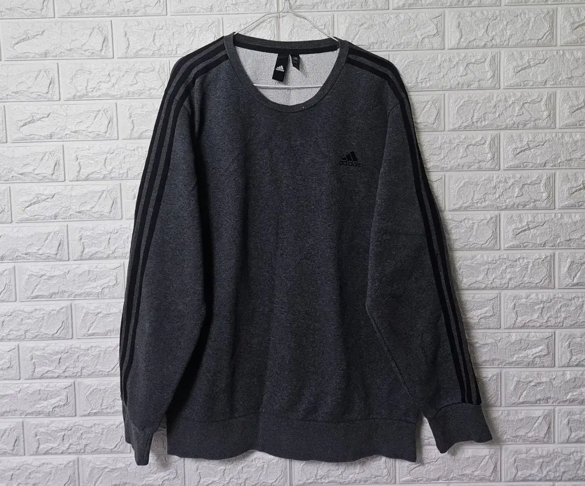 We sell Adidas men's crew neck T-shirts