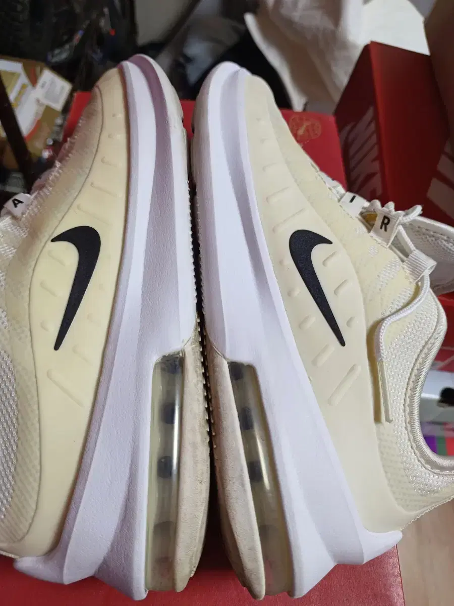 Nike Exy 235mm