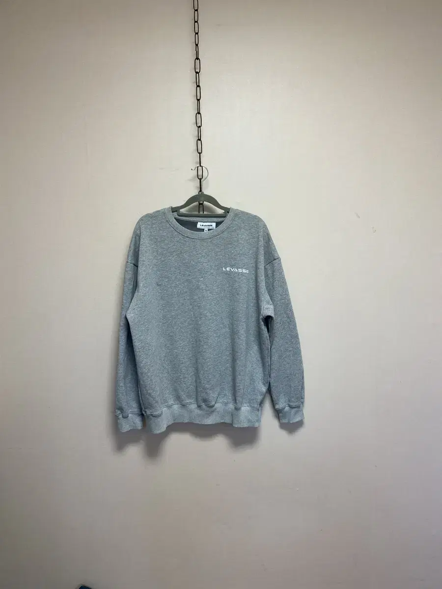 [Levi's] Gray brushed top (size 95)