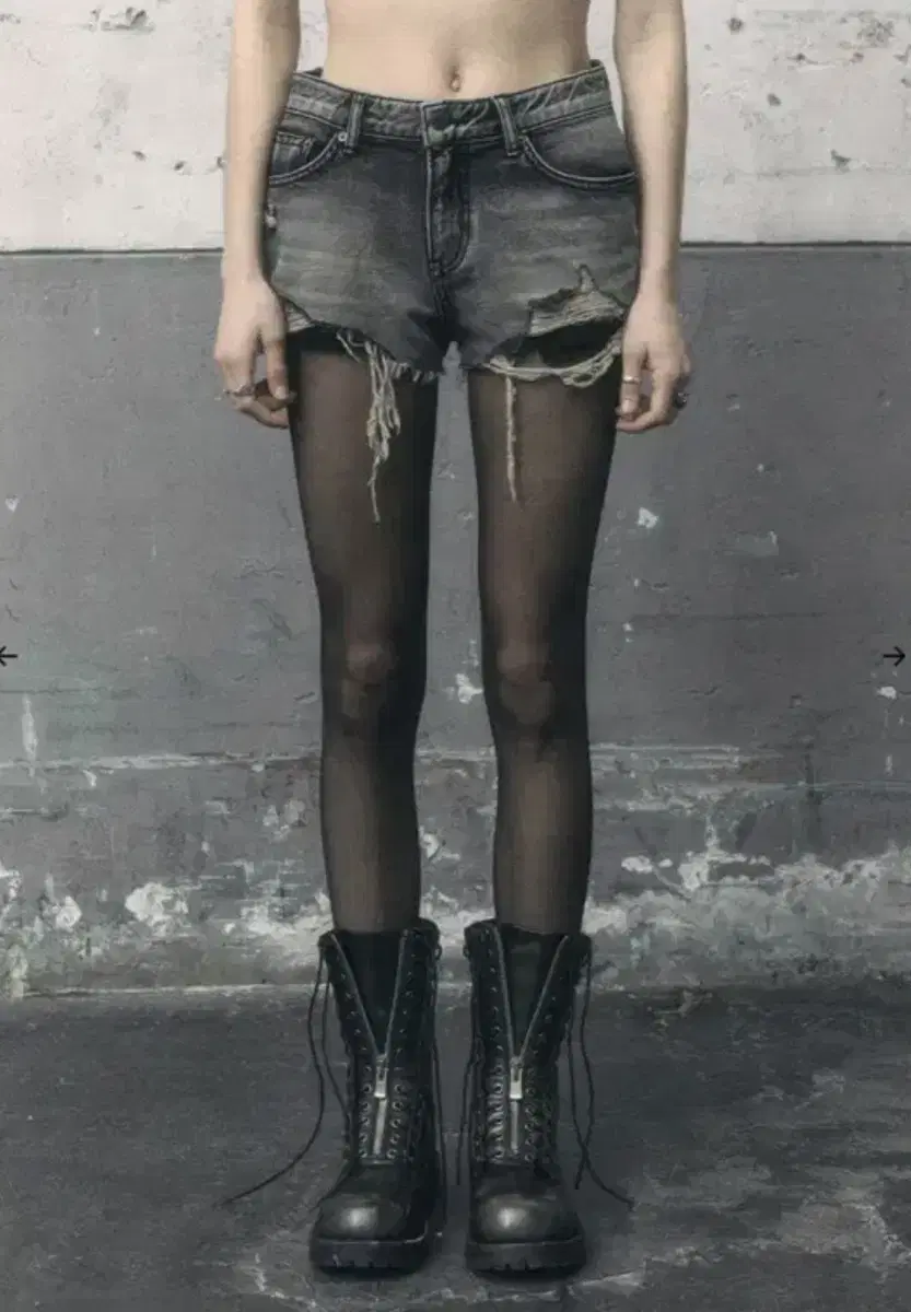 (NEW) Bohemian Seoul Destroyed Denim Shorts