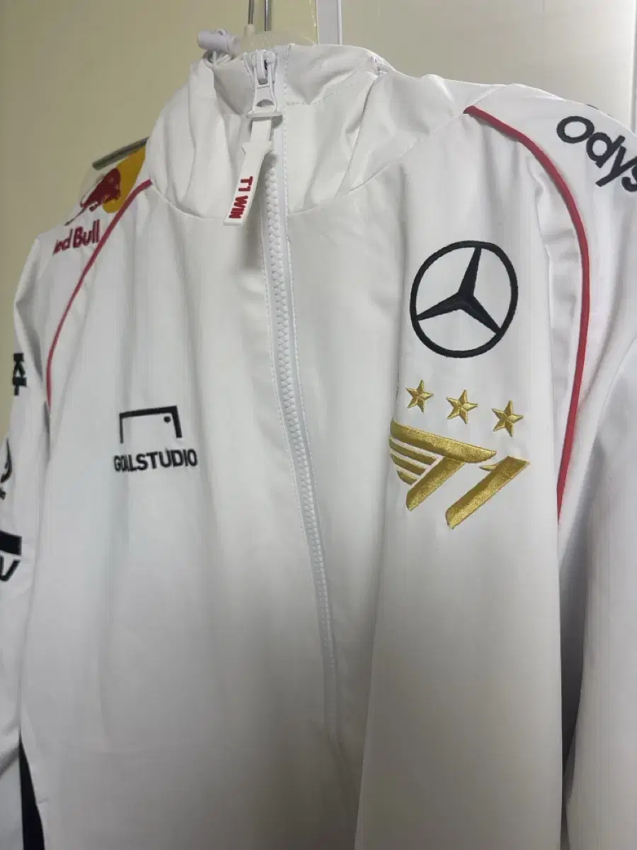 Attention!!!!!!!T1 Worlds 4-star jacket non-marked for sale