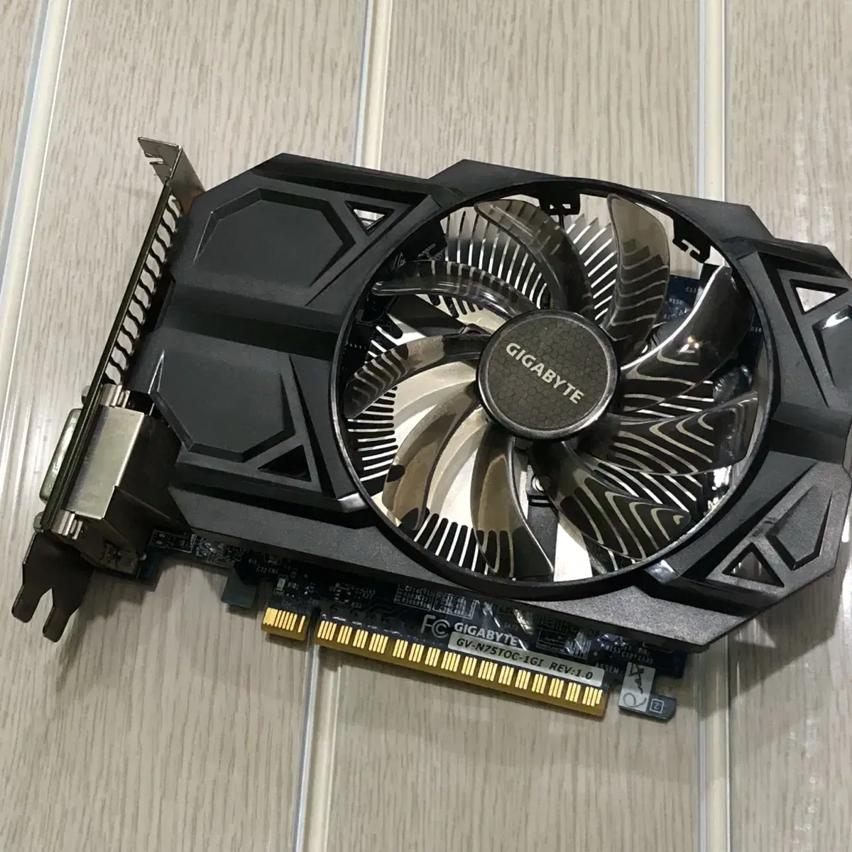 기가바이트 지포스 GTX750 TI 울트라 듀러블 OC 1GB