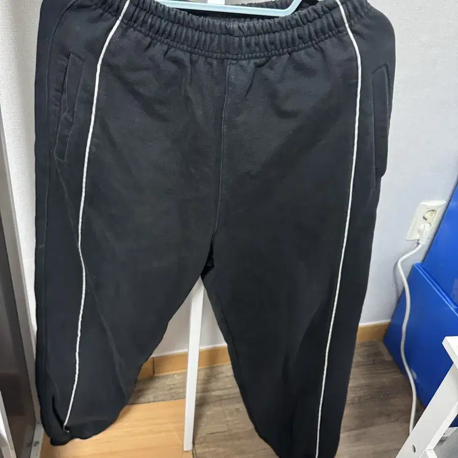 쓰리타임즈 추리닝바지 the piping sweatpants S사이즈