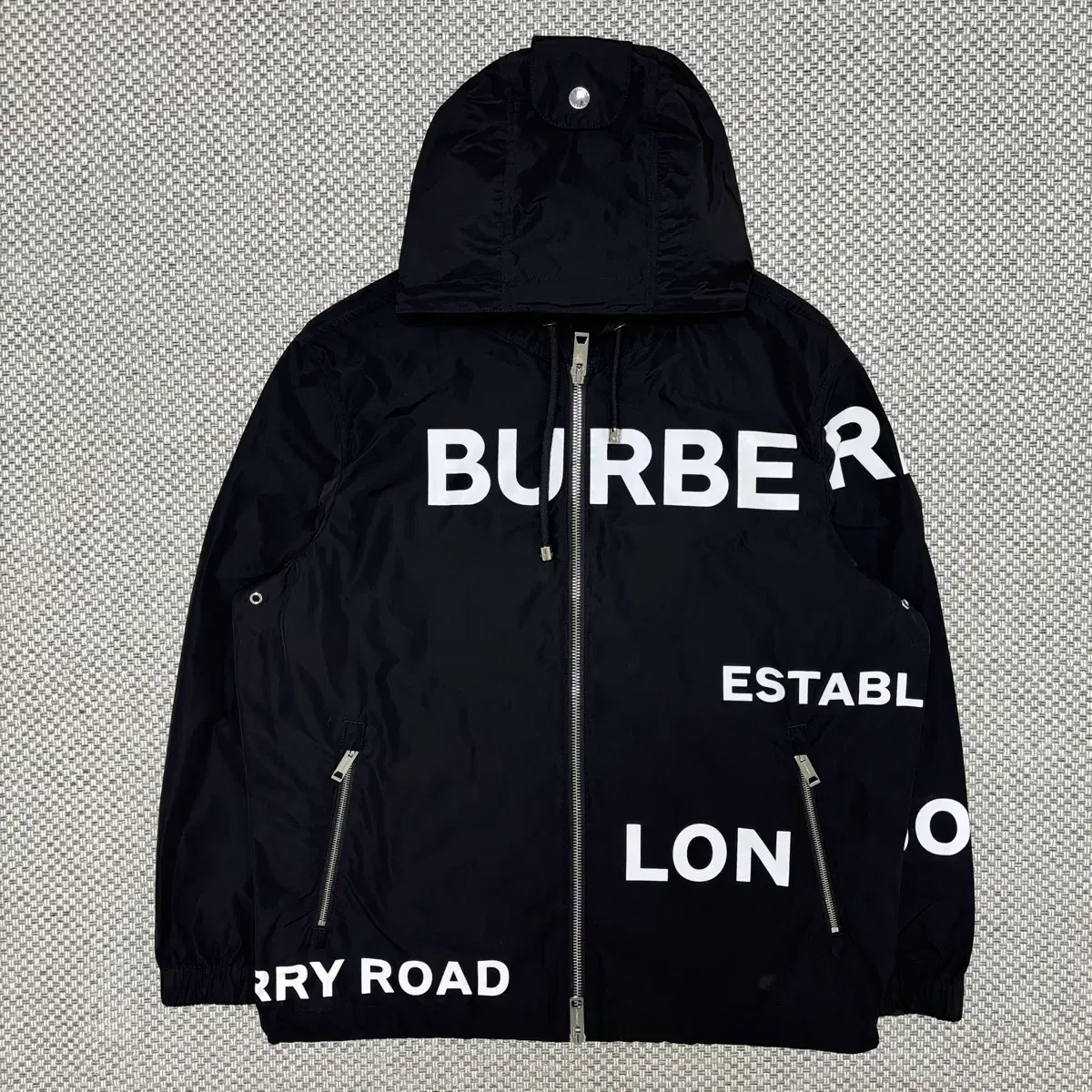 [50]Burberry Horseferry Windbreaker