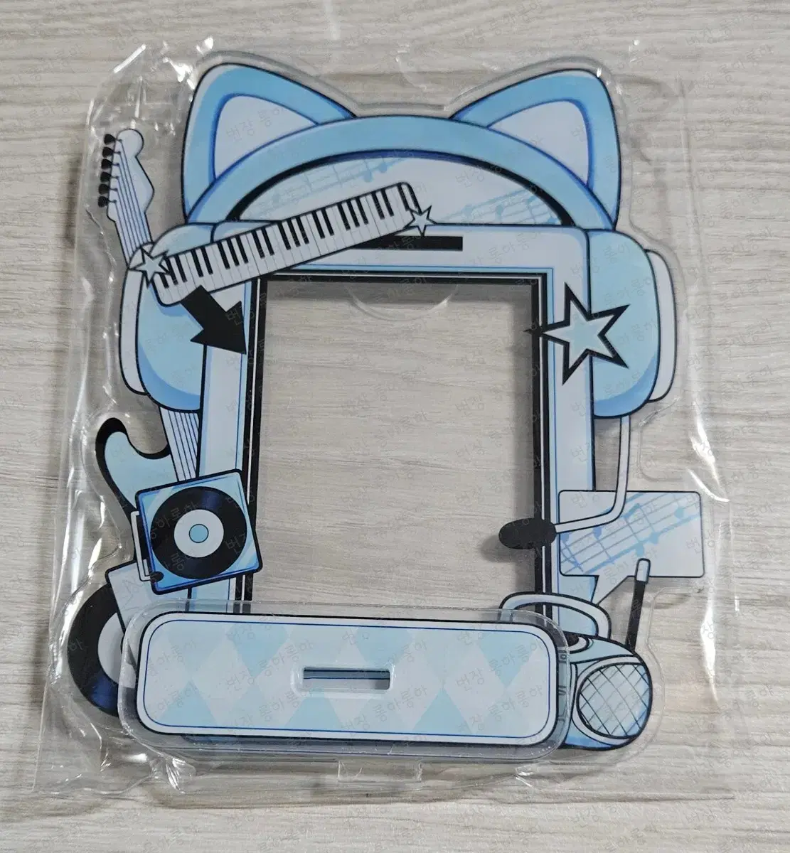 Blois acrylic stand photocard holder Sells