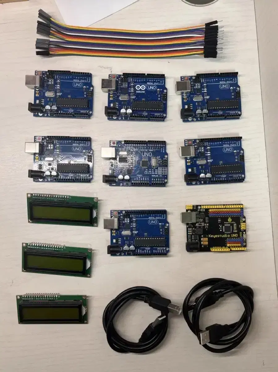 아두이노 우노 보드, lcd,  점퍼와이어 케이블, 브레드보드 빵판