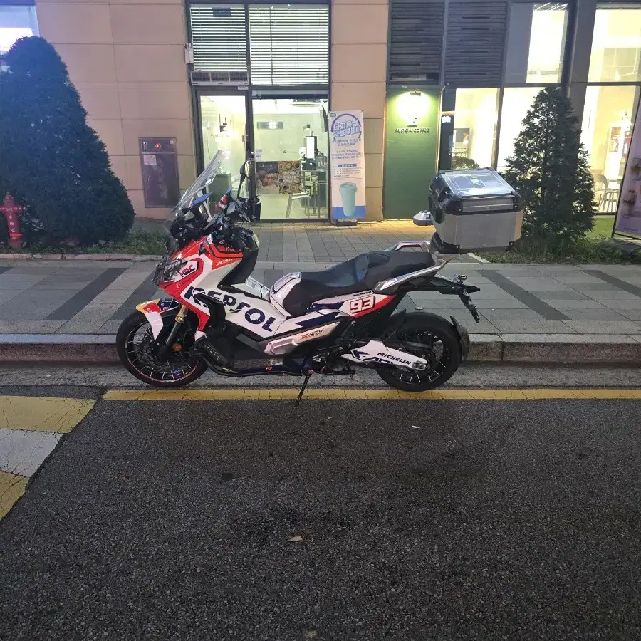 X-ADV 엑드방750