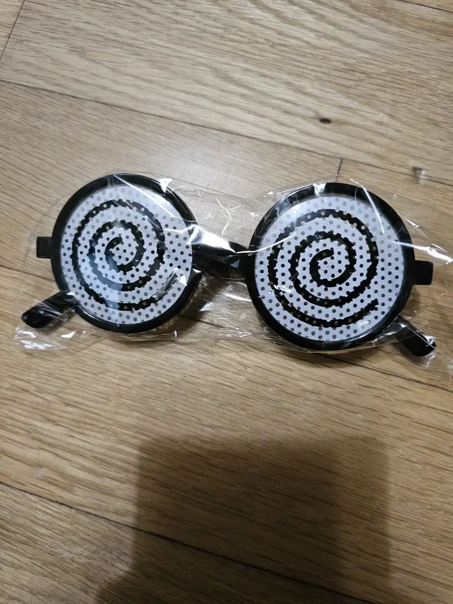 3rd Grade Z Vahn Samjet Kagura Cosplay Props Glasses wts Sells