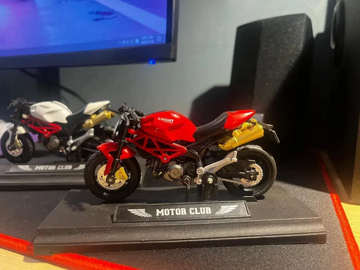 Ducati Monster 795 Naked Bike Model Die-cast