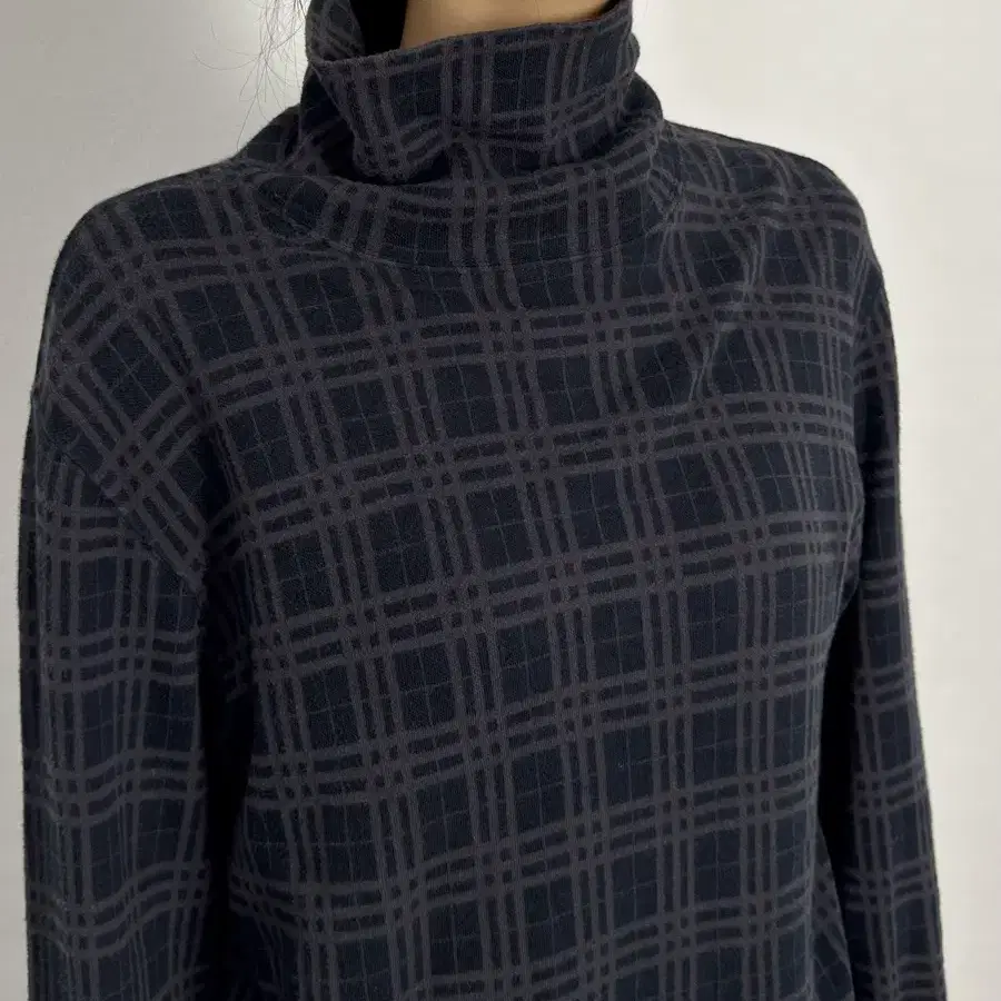 vintage Burberry Balck label turtleneck