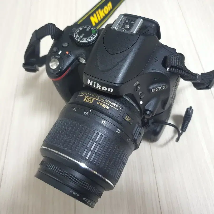 니콘 카메라 D5100 과 18-55VR 렌즈 세트 구성품 좋음