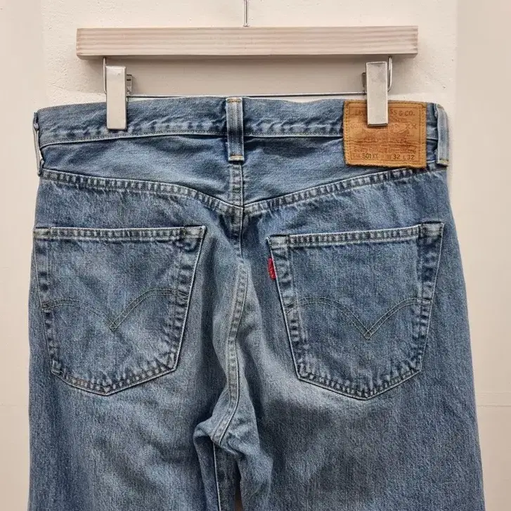 LEVI'S