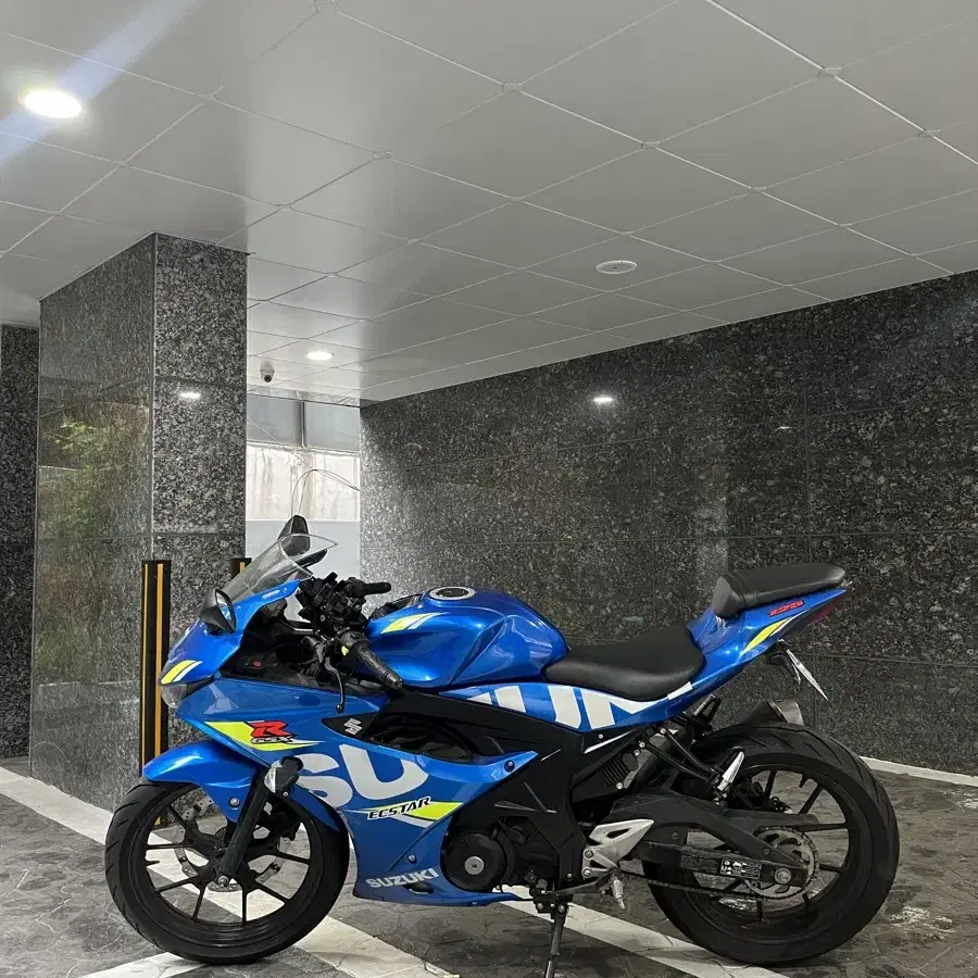 스즈키 gsx-r125 19년식!!