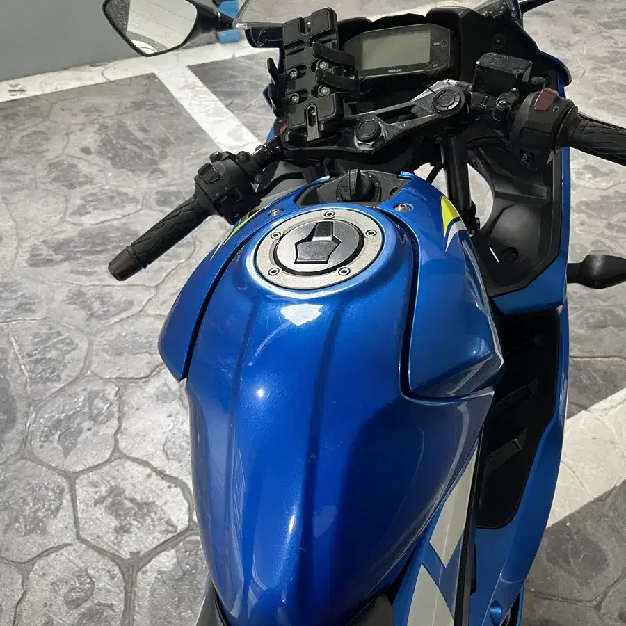 스즈키 gsx-r125 19년식!!