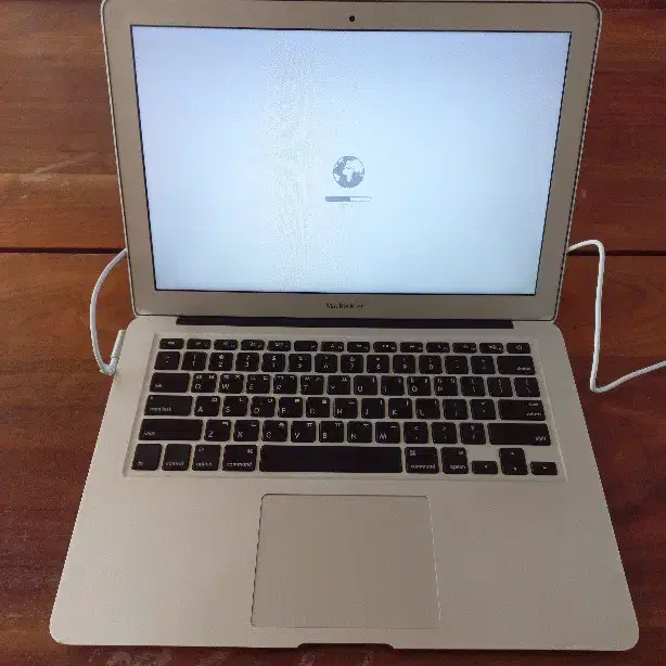 MacBook Air 맥북 에어 팝니다.부품용 A1369 EMC 2469