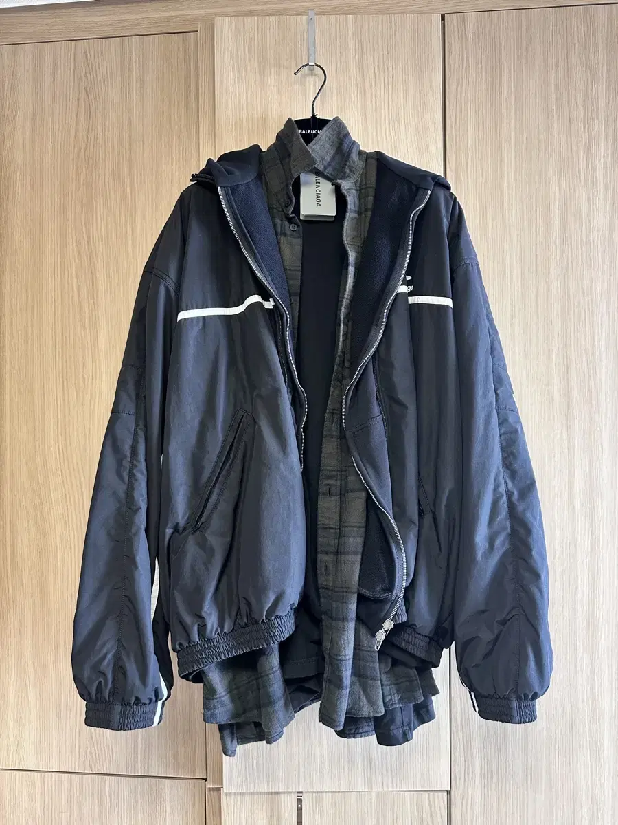 [4]Balenciaga 3B Sport ikon layered tracksuit jacket