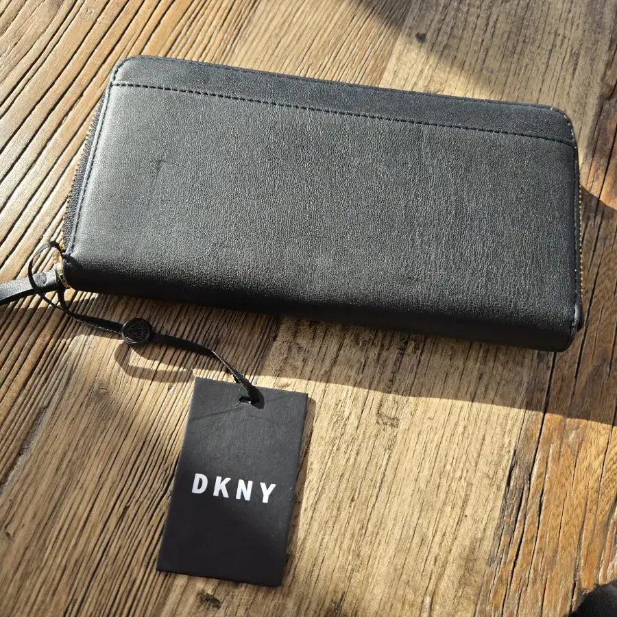 DKNY 장지갑