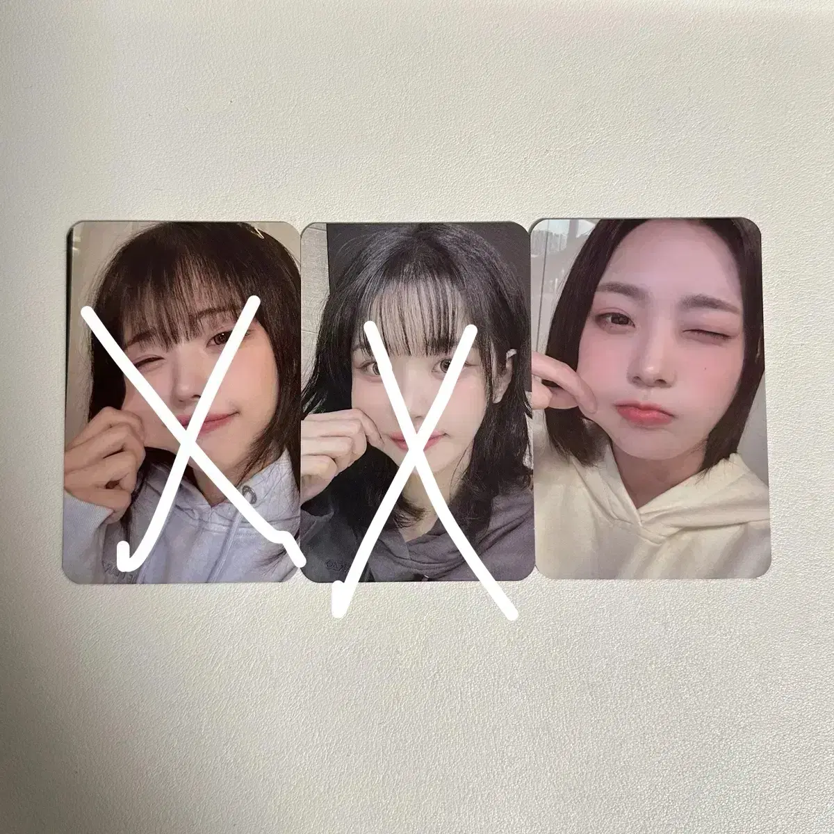 QWER K-Pop Store sells K-Pops unreleased photocard 