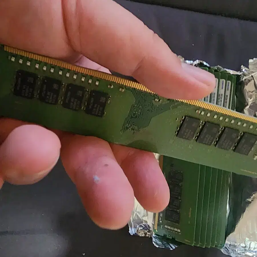 삼성 램 DDR4 16G 21300 8개 판매합니다