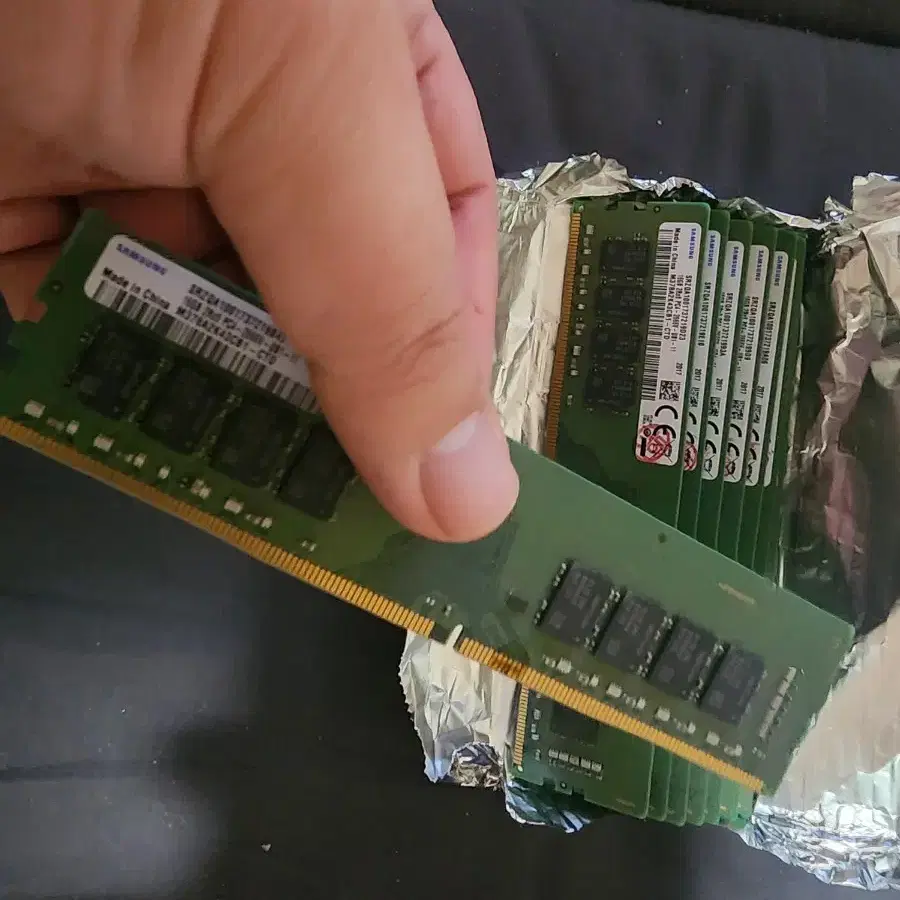 삼성 램 DDR4 16G 21300 8개 판매합니다