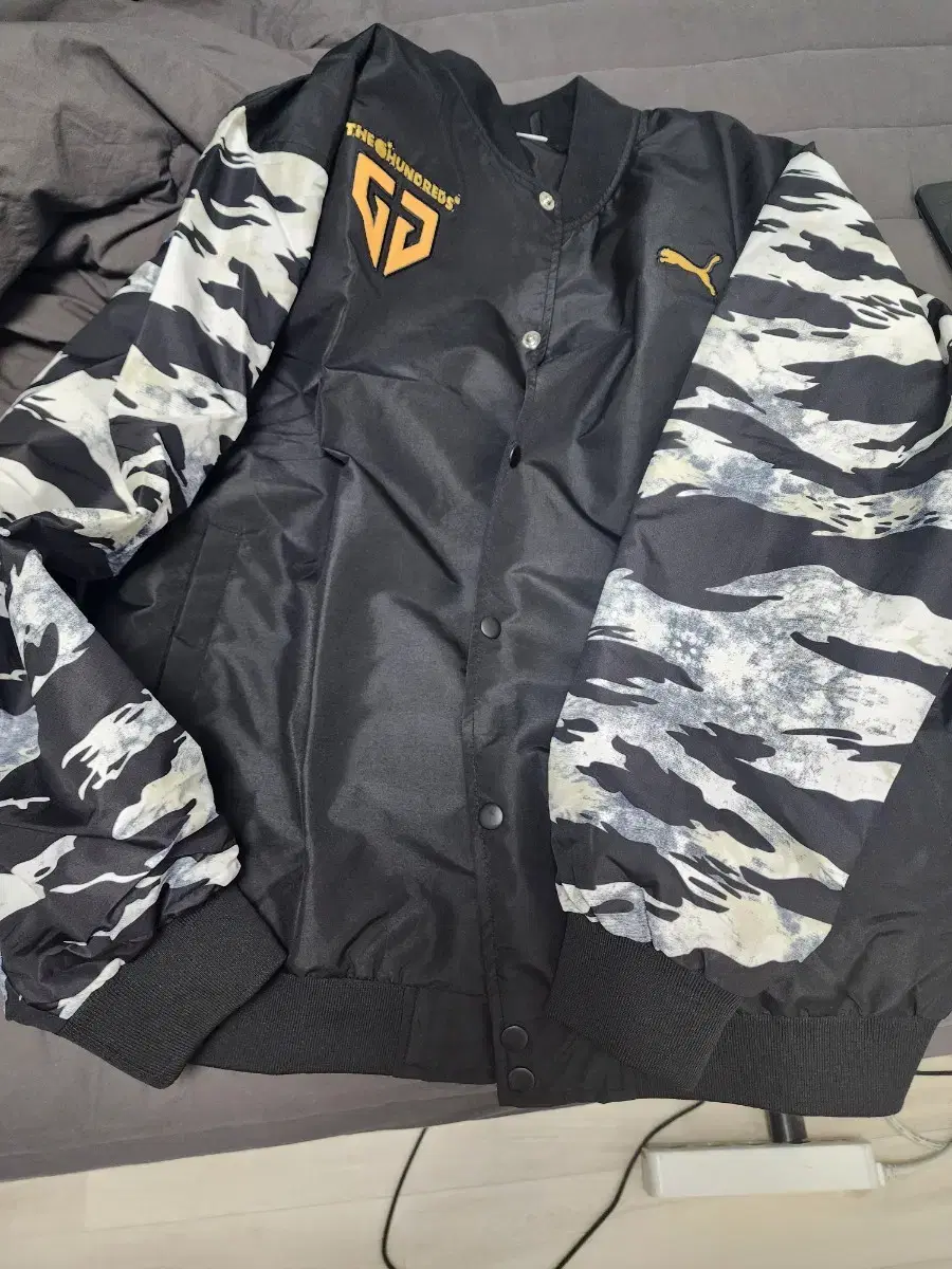 Xenzy 2023 Worlds Jacket for sale~ XL