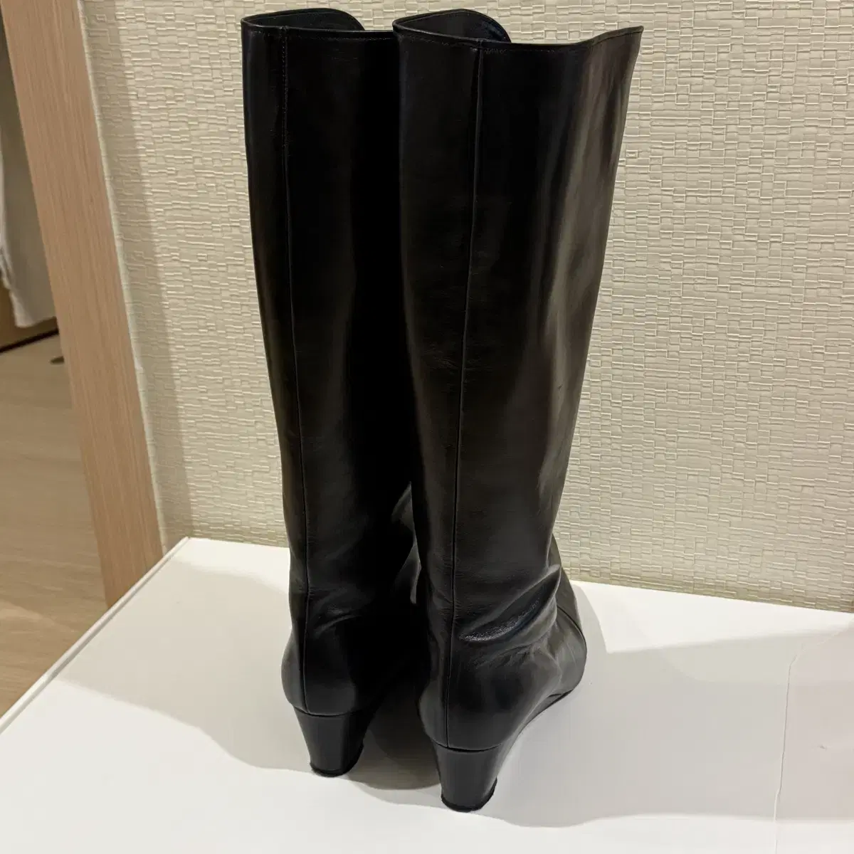 쓰리투에이티 부츠 CURVED WEDGE LEATHER BOOTS 245