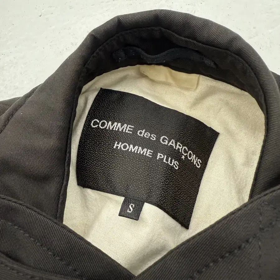 Comme des Garcons 꼼데가르송 옴므플러스 트렌치코트