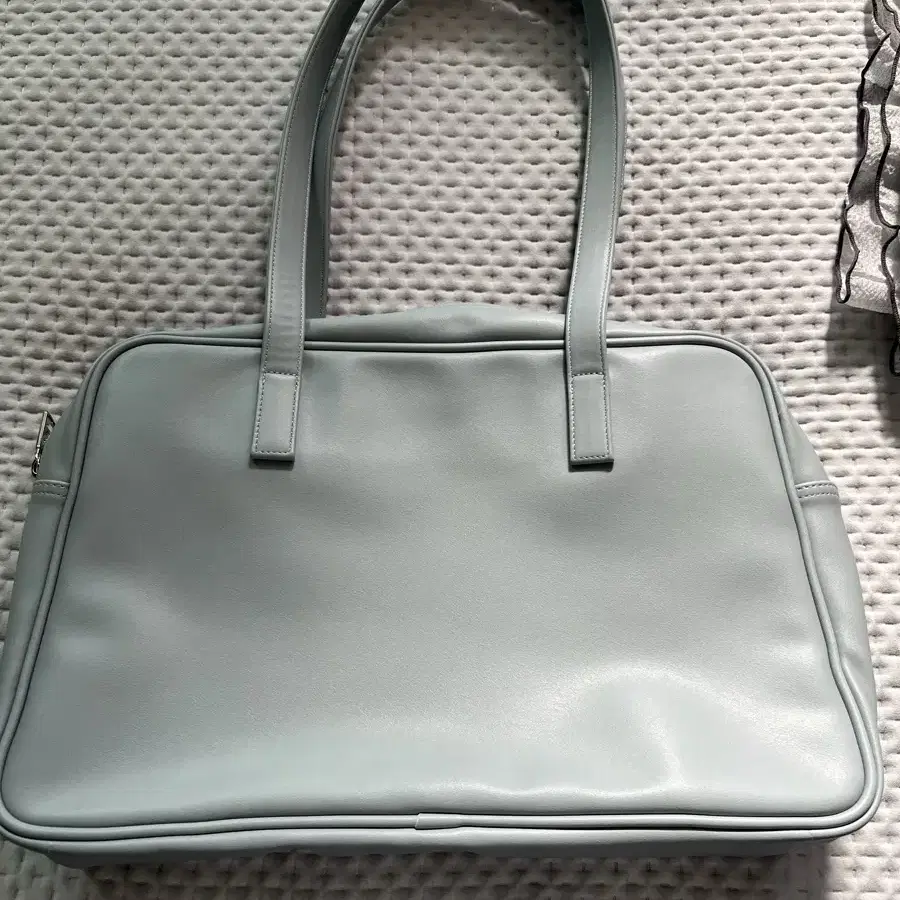 [필인더블랭크]_거의새상품_TrapezoidShoulderBag(페일블루