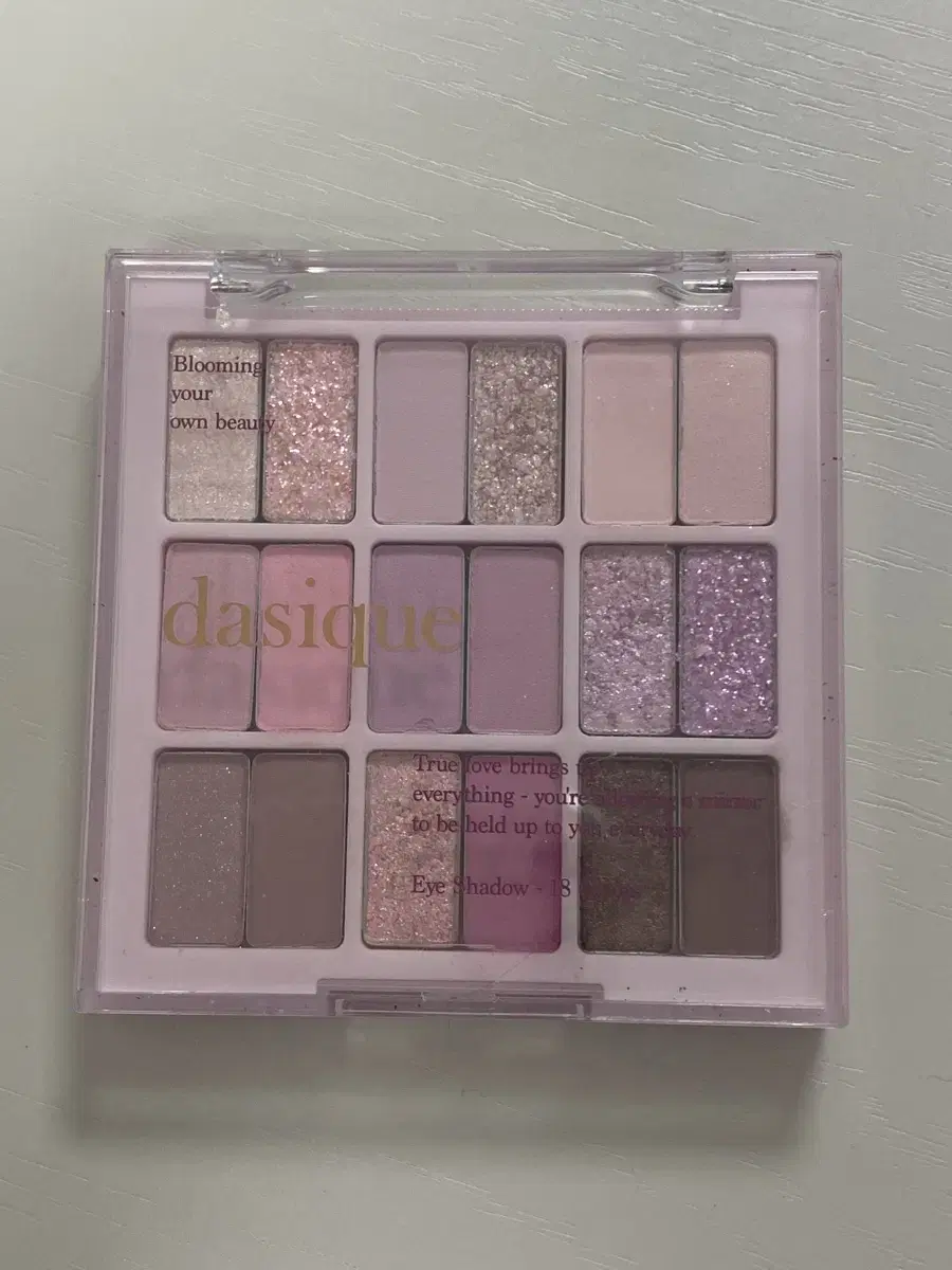 Daisyke Shadow Palette 18 Berry Moody