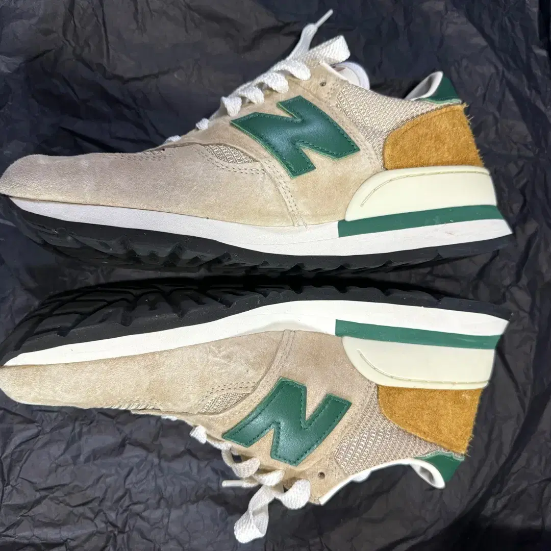 New Balance 990v1 Tan Green 270cm 판매